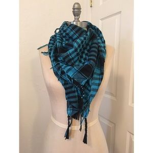Black and teal blanket scarf