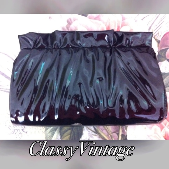 Vintage Handbags - Darling vintage black patent bag.