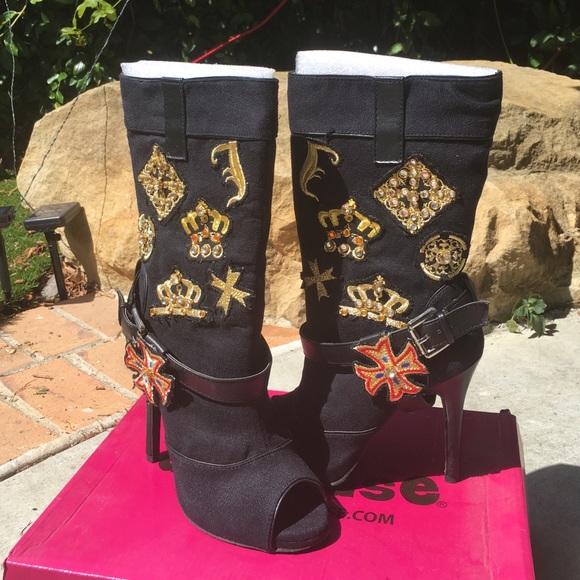 Brand new Dollhouse embroidered boots/heels