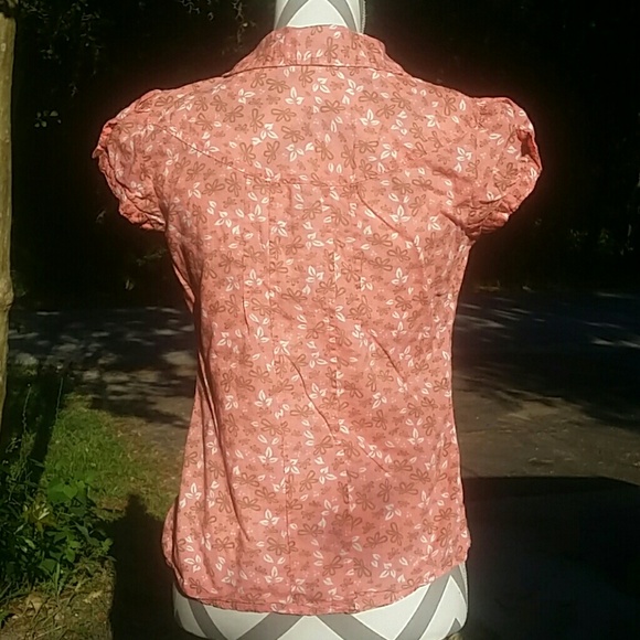 Button down - Picture 3 of 4