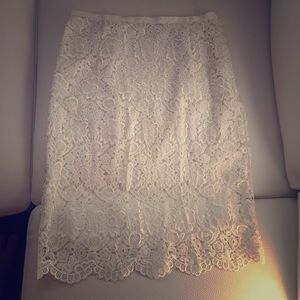 White lace H&M skirt