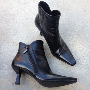 ⚡️MAKE AN OFFeR⚡️Apostrophe black booties