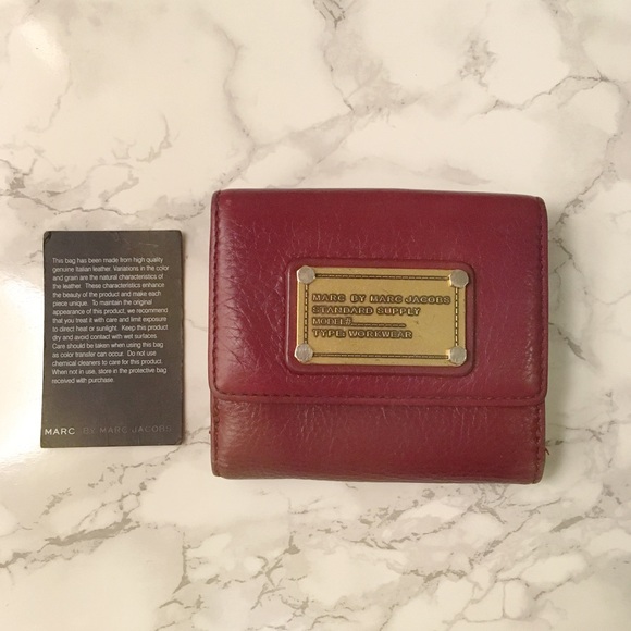 Marc Jacobs Handbags - Marc Jacobs Burgundy Wallet
