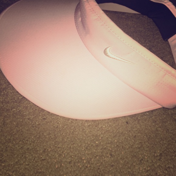 Nike visor