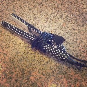 Designer straightener💚