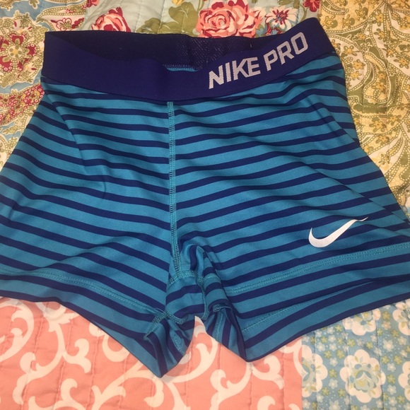 Nike Pro