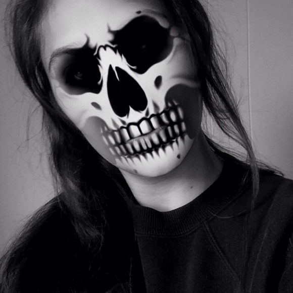 Meet your Posher, Caleigh