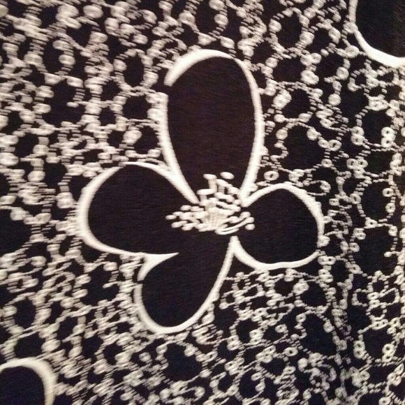 Black and white sleeveless super nice summer dress - Picture 4 of 4