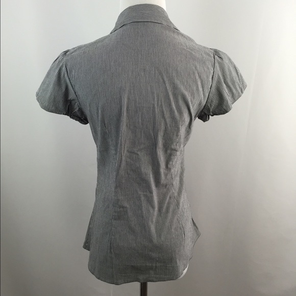 Dorothy Perkins Pinstriped Short Sleeve Button Top - Picture 4 of 4