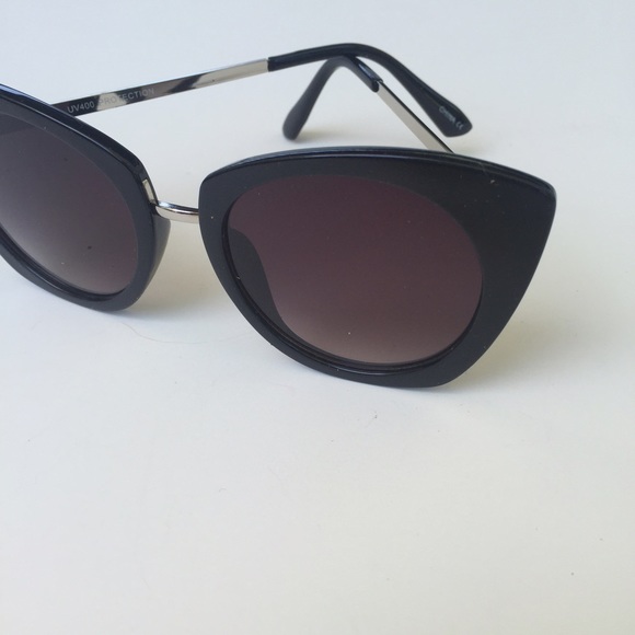 NWT || Black Silver China Doll Cat Eye Sunglasses - Picture 2 of 4