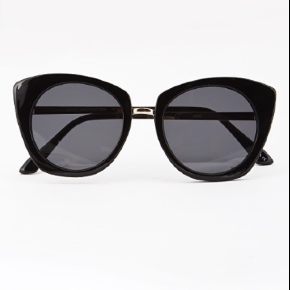 NWT || Black Silver China Doll Cat Eye Sunglasses - Picture 4 of 4