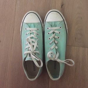 Mint converse