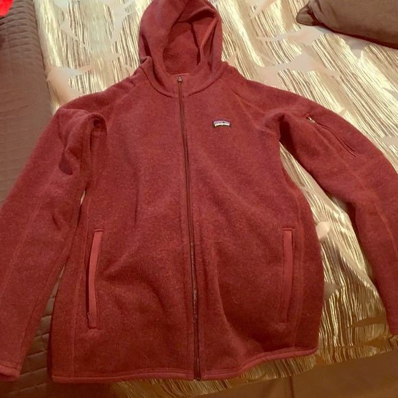 Maroon Patagonia hooded fleece sweatshirt