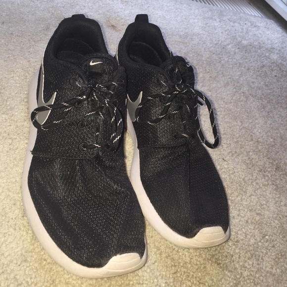 nike roshes