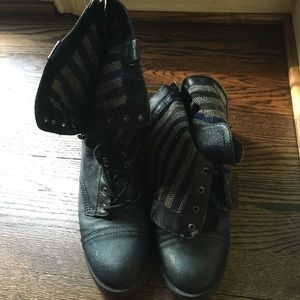 Steve Madden combat boots. Size 8.5. Versatile!
