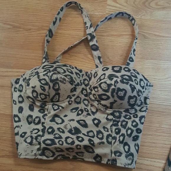 Bundle 3 red crop top, cheetah criss-cross BCBG - Picture 2 of 3