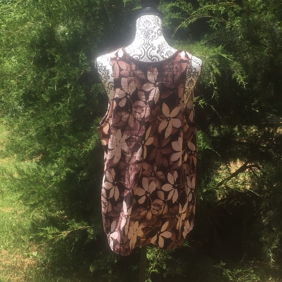 🌺🎀🌸 Brown Cream Tank Top 🎊 - Picture 3 of 3