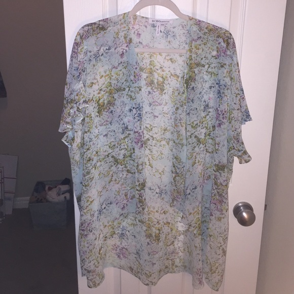 BCBGeneration Tops - BCBG Blue floral kimono