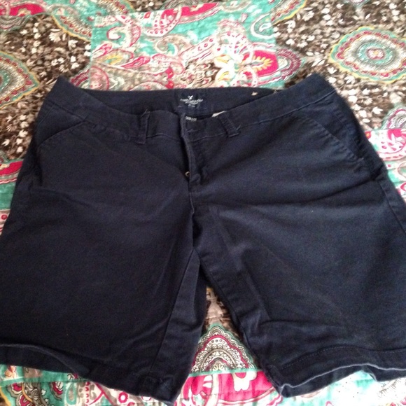 American Eagle Bermudas