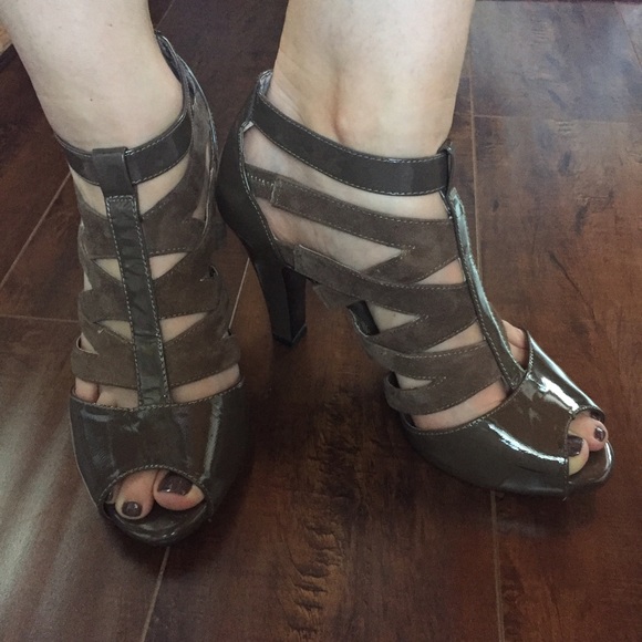 Strappy leather sandal heels with patent & suede