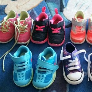 Size 5c nike and one converse .little girls