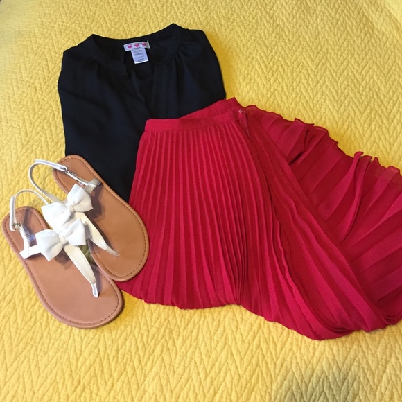 {Final Price} Red Pleated Full Skirt