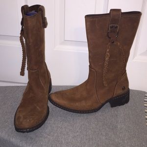 Born leather boots 💛