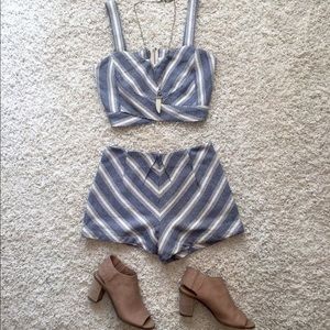 High waisted knit shorts with rear gold zipper