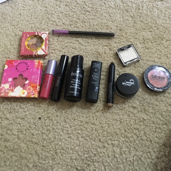 🎉MAKEUP BUNDLE!!🎉 - Picture 1 of 3