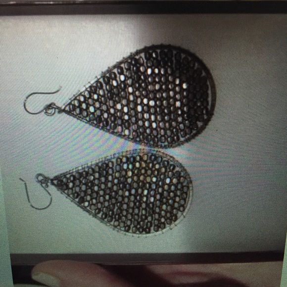 Charcoal teardrop beaded earing