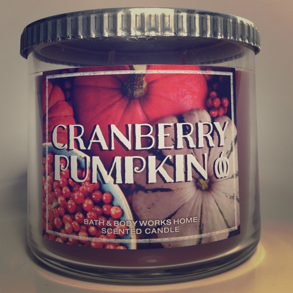 Bath & Body Works: Cranberry Pumpkin 3-wick candle