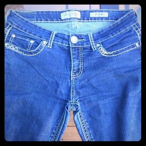 💎 Beautiful pair of Buckle Daytrip Lynx Skinnys!