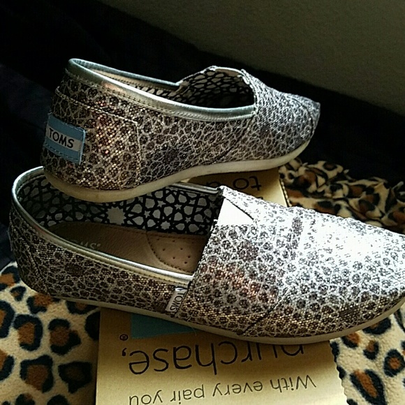 🎉REDUCED🎉 Moroccan glitter TOMS