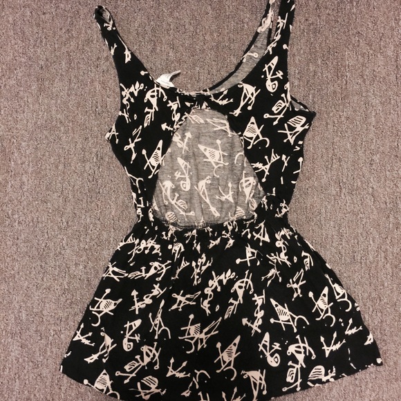 Forever 21 Sz L Black & white romper - Picture 2 of 3