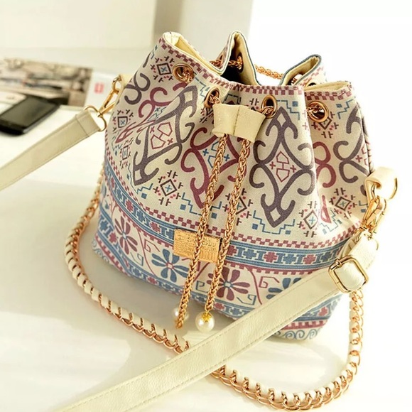 Handbags - ‼️SALE $25‼️ Beautiful hobo purse NWT