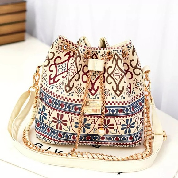 ‼️SALE $25‼️ Beautiful hobo purse NWT - Picture 2 of 4