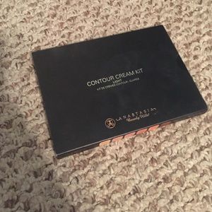 Anastasia Beverly Hills cream contour palette