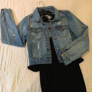 Denim jacket (distressed)