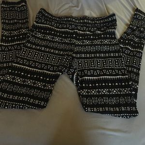 🎉TRIBAL PRINT BLACK LEGGINGS🎉