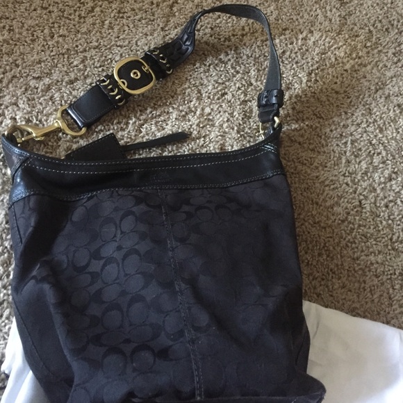 Rare Coach black cross body! ❤️❤️ - Picture 2 of 4
