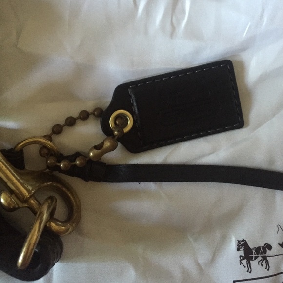 Rare Coach black cross body! ❤️❤️ - Picture 4 of 4