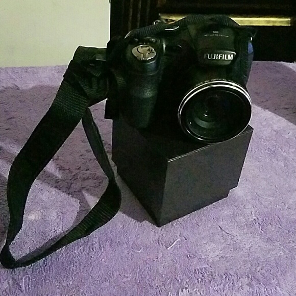 Fuji fine pix Camera - Picture 1 of 4