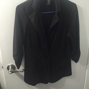 Short sleeves coat