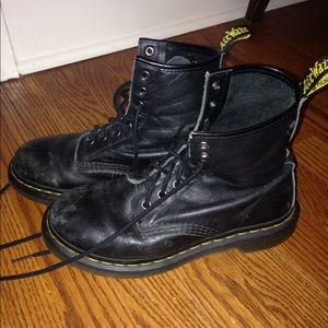 Dr. Martens original women's boots- Black size 7