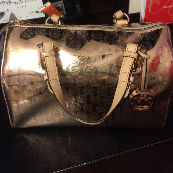 💥price drop💥gold large AUTHENTIC MK satchel