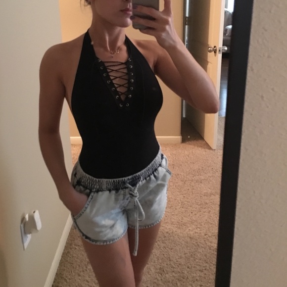 Criss cross bodysuit - Picture 2 of 3