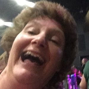 Meet your Posher, Leslie