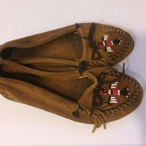 Minnetonka Beaded Thunderbird Moccasin