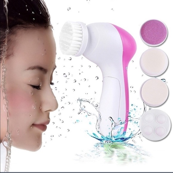 Facial cleaner brush
