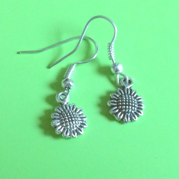 🍂Little Sunflower Earrings